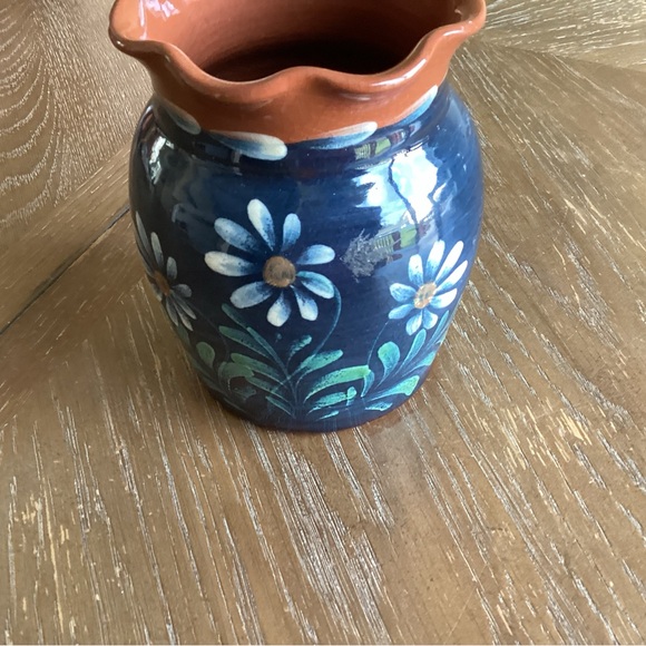 Art Pottery Vase - Picture 7 of 8